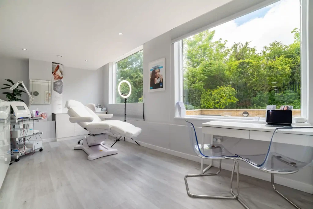 Clinical treatment room with couch